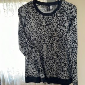 Never worn gray and white top from ibex size small